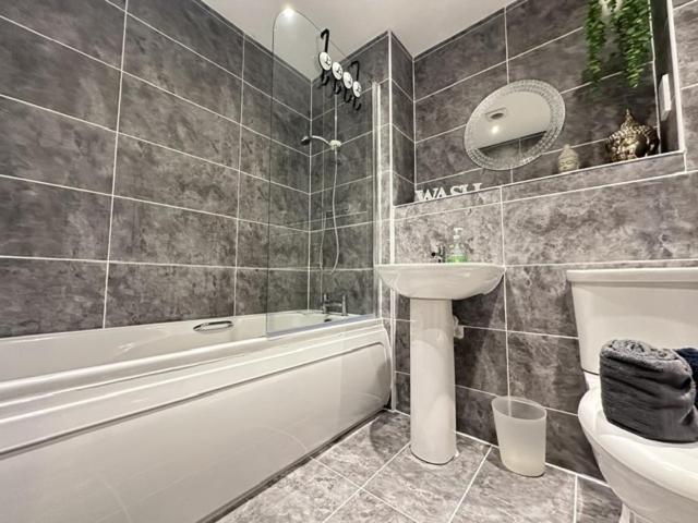 Grand Central Apartments Дарби Екстериор снимка